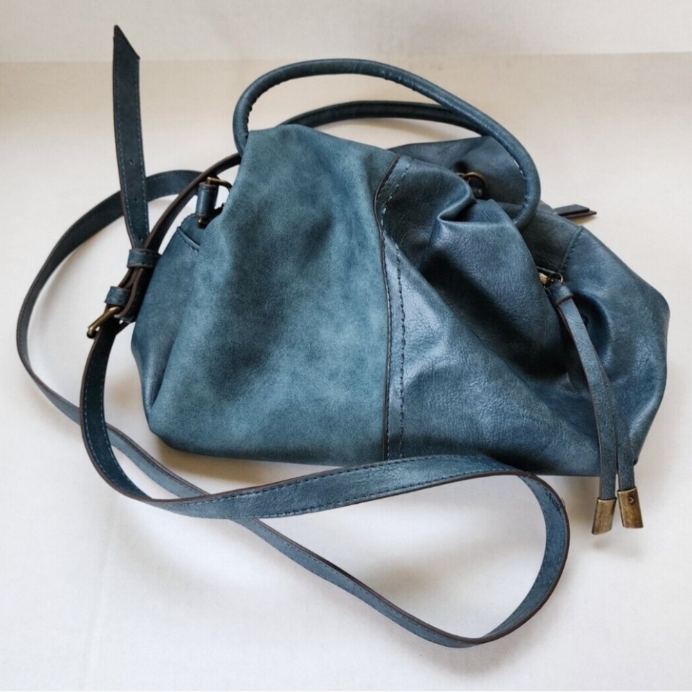"Elegant Blue Leather Handbag"